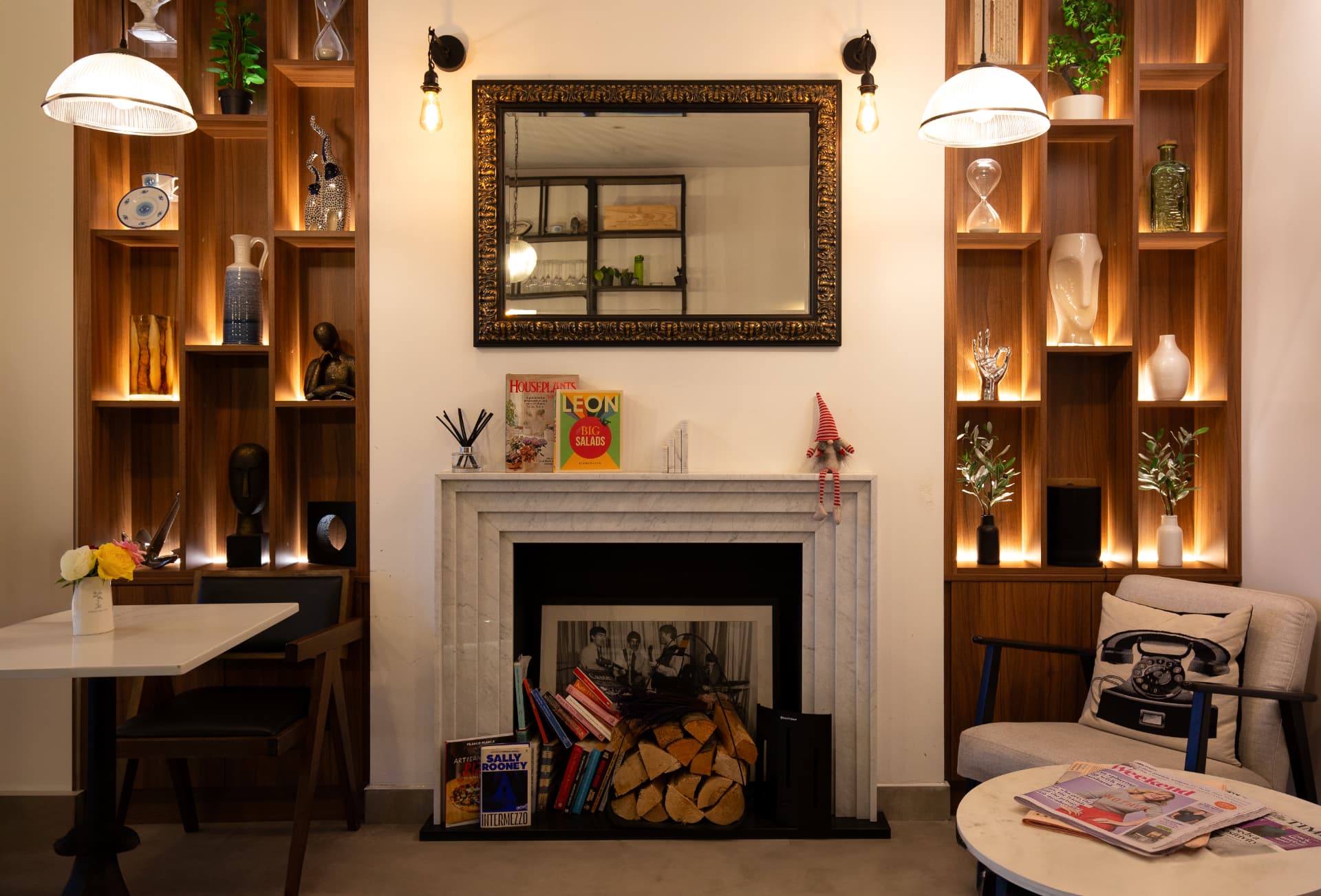 Crouch End — Cafe interior